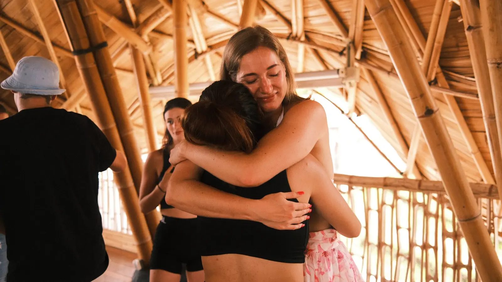 A goodbye hug in the shala