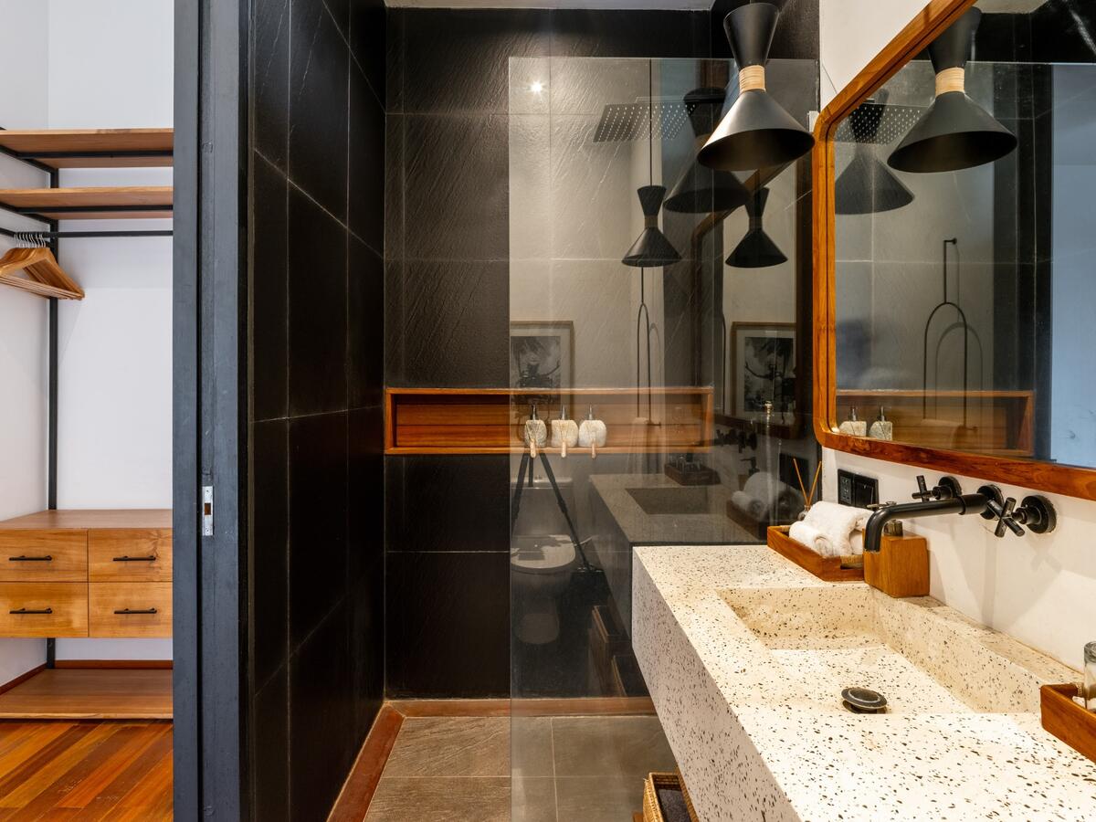 Quad Suite 3