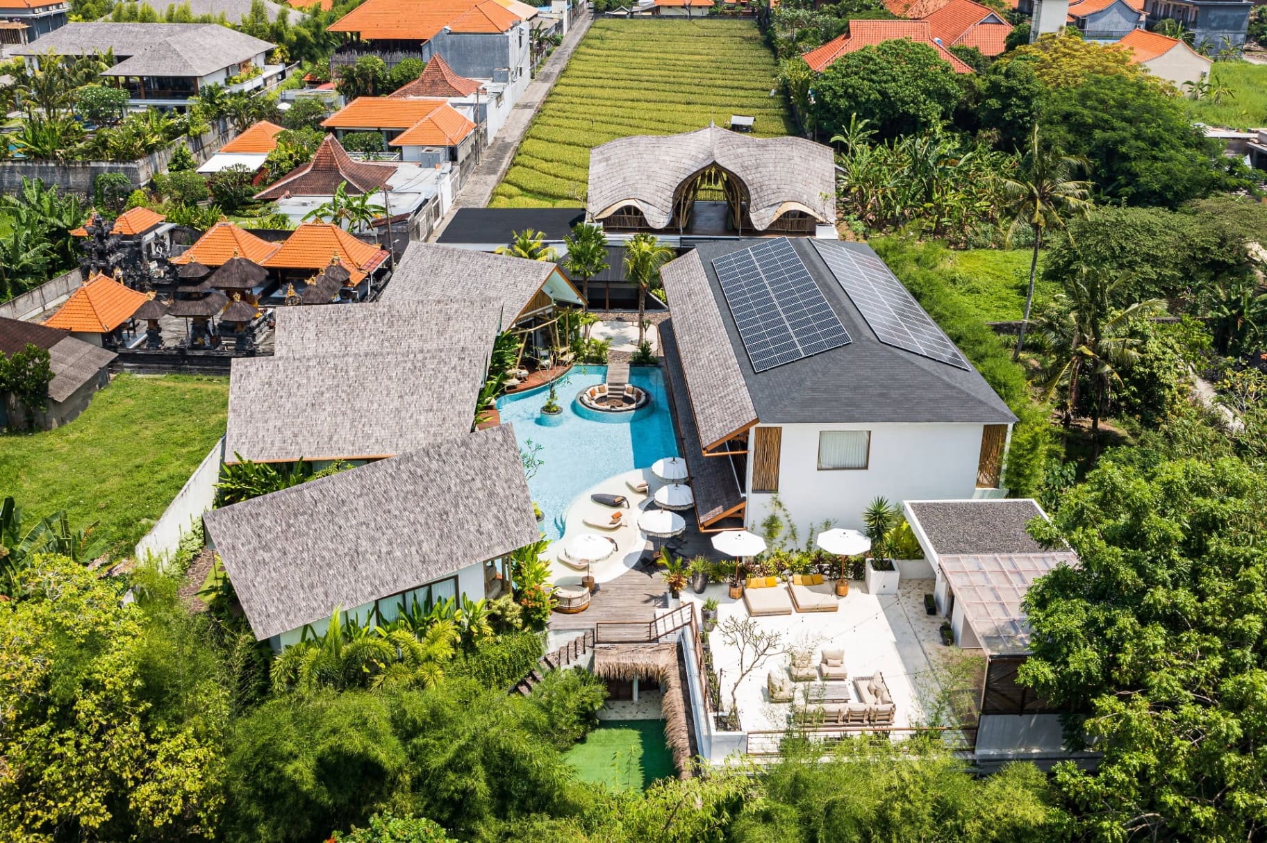Villa photo 2